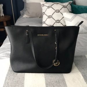 Michael Kors Large Puruse